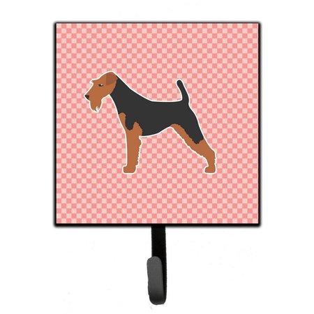 CAROLINES TREASURES Airedale Terrier Checkerboard Pink Leash or Key Holder BB3657SH4